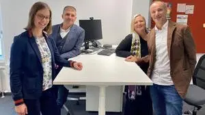 Sylvia Ebner, Standortleiter Hans Schantl, Michaela Webhofer und Wolfgang Jaritz helfen, den Ball des Lebens wieder ins Rollen zu bringen