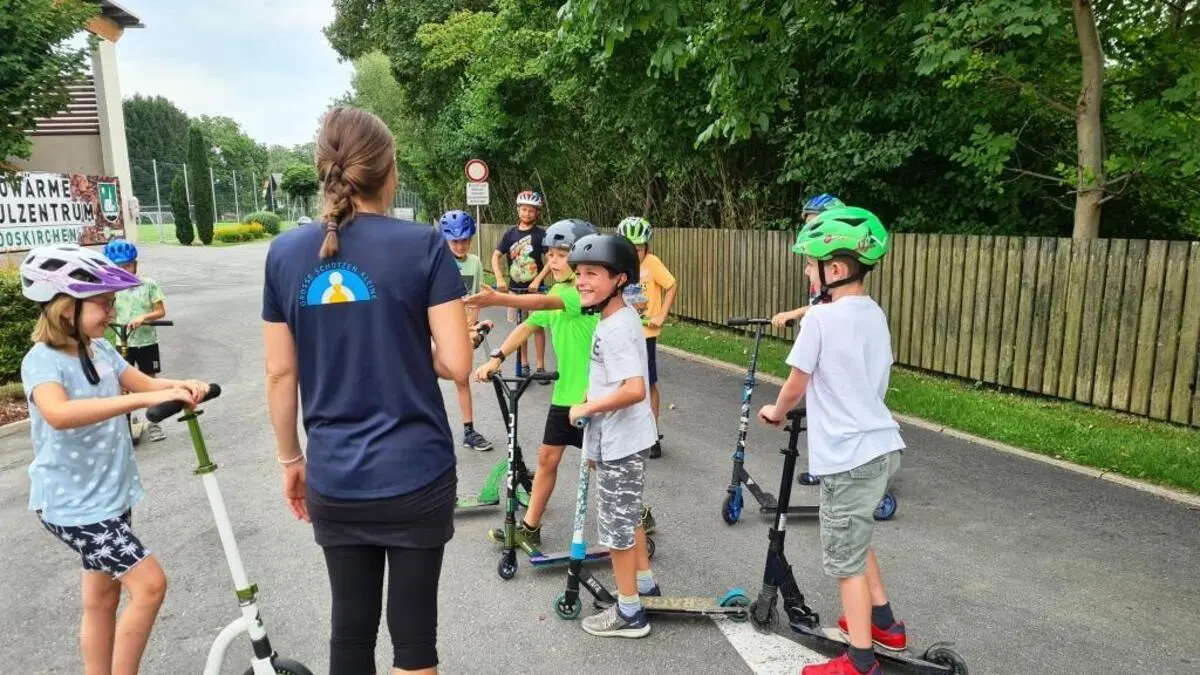 In Mooskirchen lernten Kinder, wie man sicher mit dem Roller fährt