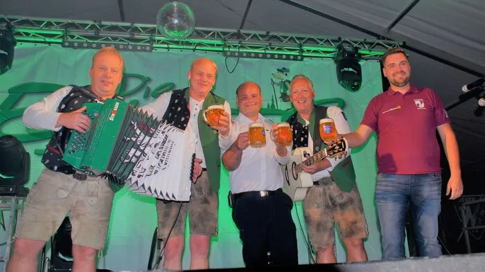 Gleich zwei Tage lang herrschte zu Pfingsten in Rollsdorf ausgelassene Stimmung.