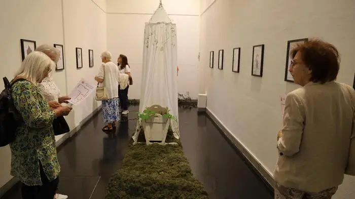 Erstmals wird in der Kunsthalle Feldbach eine Ausstellung mit Bildern, Skulpturen und Installationen von neun Feldbacher Künstlerinnen gezeigt