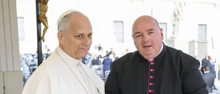 „Bewegender Moment“: Bei einer Audienz Ende November hat Pfarrer Franz Brei seine neueste CD Papst Leo XIV. persönlich übergeben