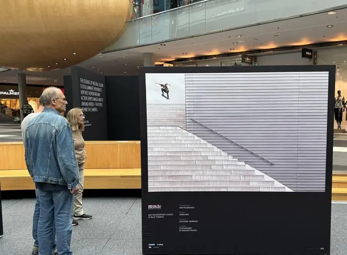 Bei der Eröffnung wurden die Kunstwerke und die sportlichen Leistungen bestaunt. 