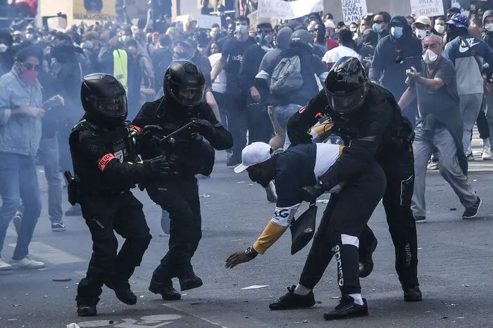 Auch in Deutschland, Frankreich, Australien und in der Schweiz gingen tausende Menschen gegen rassistische Diskriminierung auf die Straße.