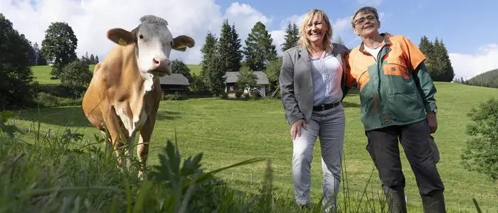 Renate Götschl hat gemeinsam mit der Bergbäuerin Margret Lueger ein Buch über Kindheit am Bergbauernhof geschrieben und erinnert daran, was heute fehlt.
