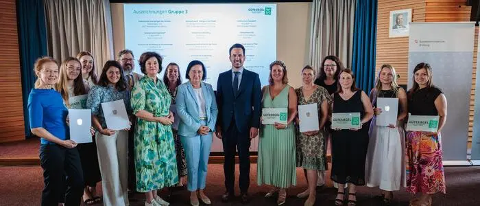 Gleich fünf Schulen aus der Bildungsregion Oststeiermark erhielten das Lesegütesiegel