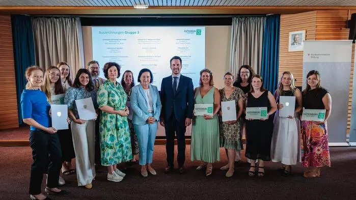 Gleich fünf Schulen aus der Bildungsregion Oststeiermark erhielten das Lesegütesiegel