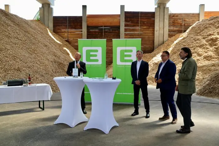 Hackgut aus der Region soll künftig noch mehr Haushalte in Deutschlandsberg mit klimafreundlicher Fernwärme versorgen