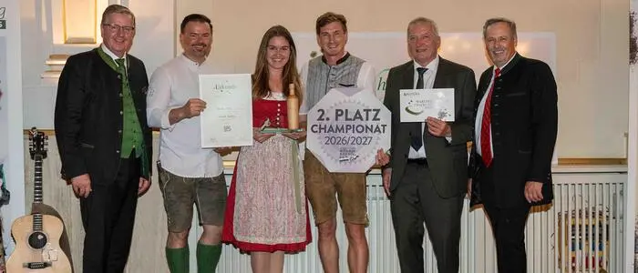 Grund zur Freude für Margret Ertl und Thomas Ninaus aus Groß St. Florian: Gleich bei ihrer ersten Teilnahme unter den Top 20 holten sie den zweiten Platz beim steirischen Kürbiskernöl-Championat 2026/27