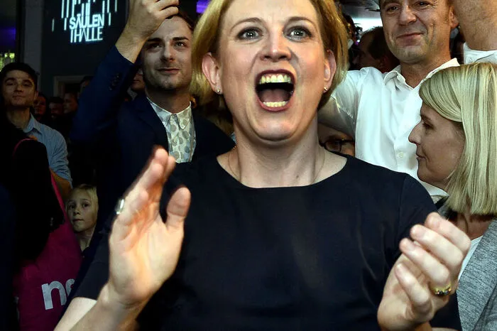 "Eines ist klar: es ist in der Geschichte Österreichs das beste Ergebnis für eine liberale Partei", sagte die Parteichefin Beate Meinl-Reisinger.