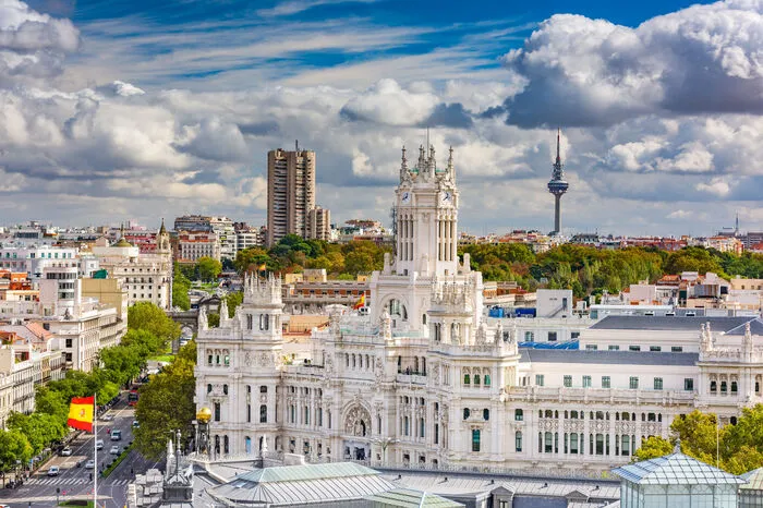 "Madrid konnte ein kurzes Taumeln während der landesweiten Wirtschaftskrise elegant in eine Art Cha-Cha-Cha verwandeln", ortet der Lonely Planet und würdigt die spanische Haupststadt mit dem zweiten Platz.
