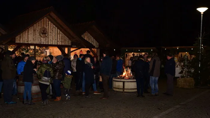 Der Kulturverein Hollenegg hatte zum Adventmarkt gealden. Mehr als 1500 Menschen kamen, um stimmig in die Adventzeit zu starten.