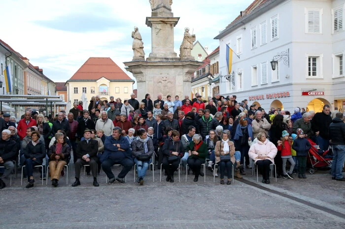 Und nicht nur die St. Veiter hatten sich Richtung Hauptplatz aufgemacht. 