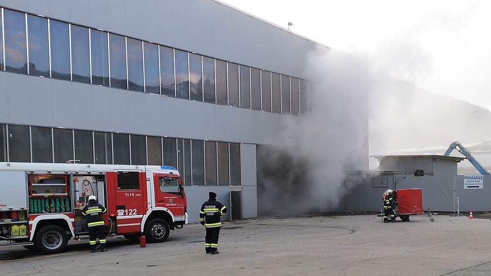 Auf dem Gelände des Recyclingunternehmens Primara brach am Ostersonntagvormittag ein Brand aus