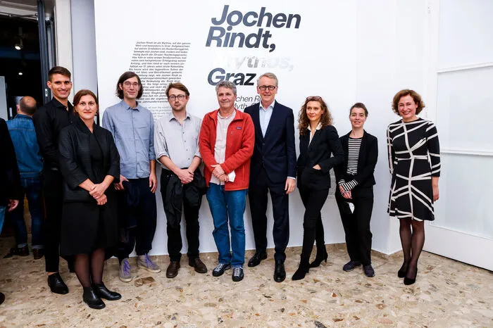 Martin Hammer (Graz Museum), Martina Zerovnik (Kuratorin), Martin Embacher und Benedikt Hand (Gestaltung und Grafik), Beat Gugger (Kurator), Otto Hochreiter (Direktor), Annette Rainer (Kuratorin), Franziska Schurig (Projektleitung), Sibylle Dienesch (Vizedirektorin)
