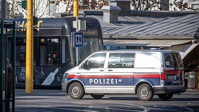 Die Überfälle fanden am helllichten Tag und an belebten Orten statt