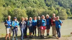 Zwölf Wanderbegeisterte haben sich der Wanderung von Sachsenburg bis Spittal angeschlossen