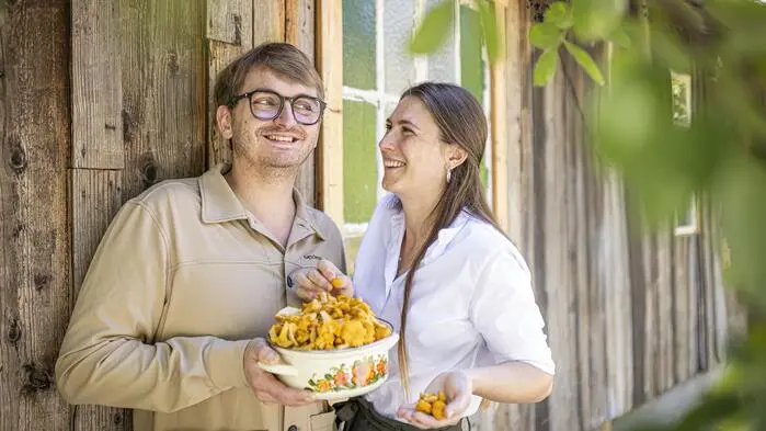 Im gelben Glück in ihrer Geschmackssache: Patrick Samek und Lea Ahammer.