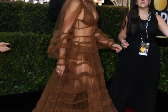 Und noch mehr Einblicke mit diesem Kleid