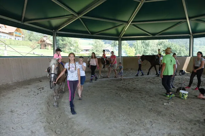 Ein Höhepunkt war für die Kinder laut Veronika Fank-Pötz natürlich das Reiten auf den Pferden.