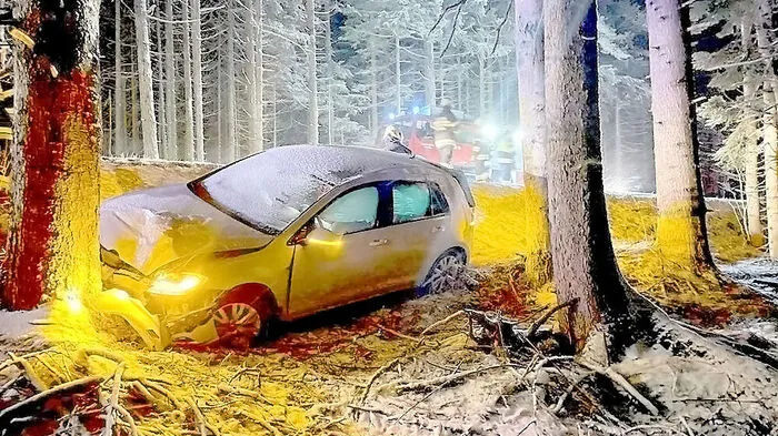Die Feuerwehr Strallegg nahm die Fahrzeugbergung vor