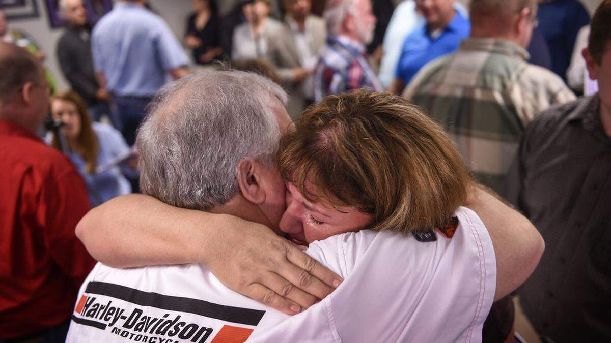 Amy O'Neal und Larry Estes sind zwei der 20 glücklichen Gewinner