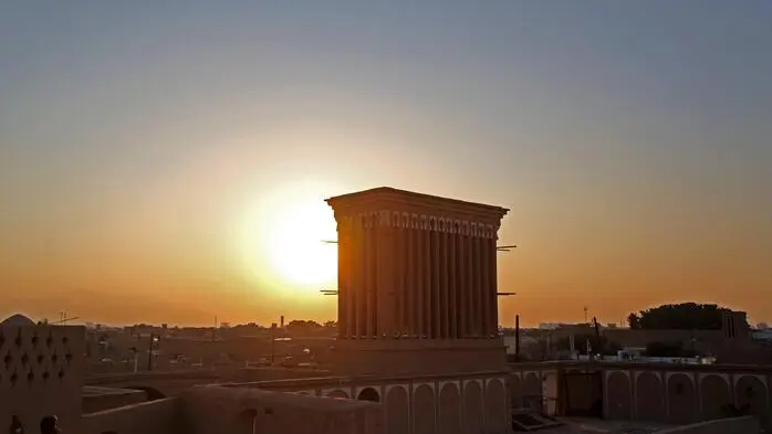 Kühlung ohne Strom: Badgri am Dach eines Hauses im Iran.