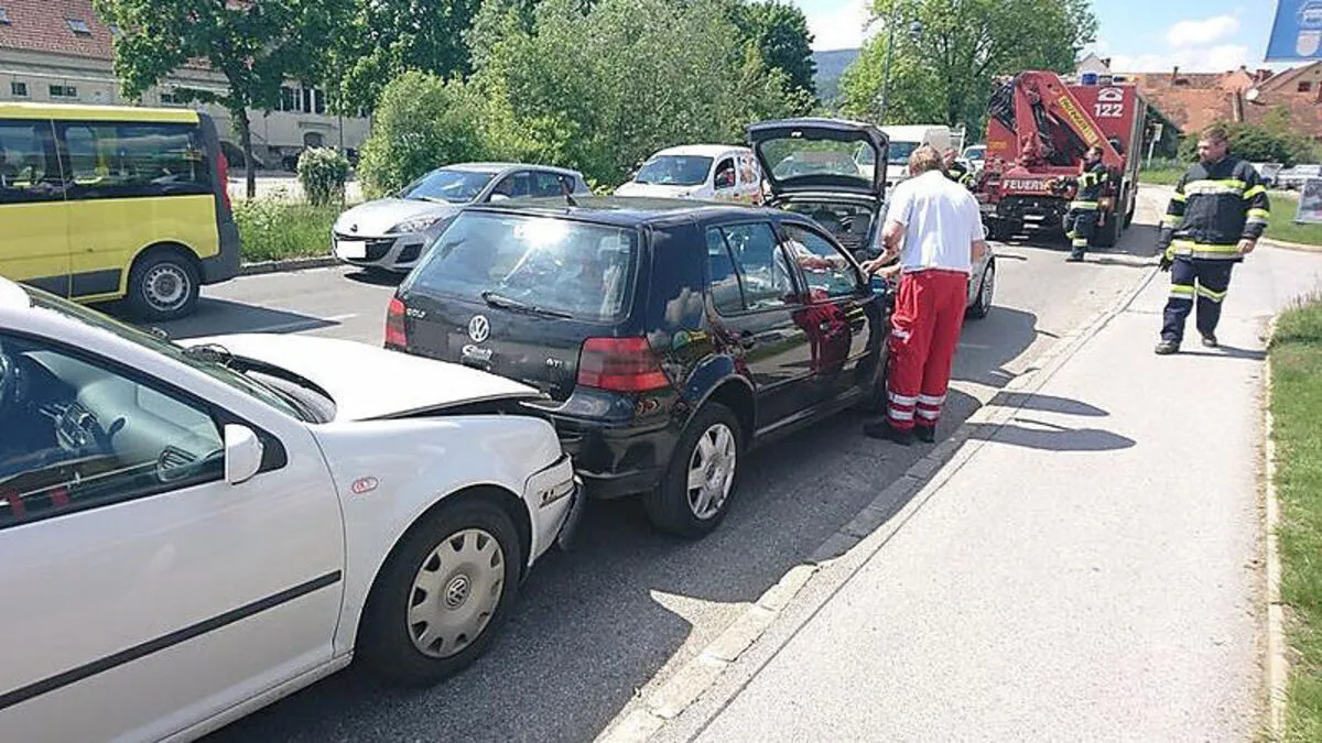 Gegen 14.30 Uhr krachte es in der Gleisdorfer Straße das erste Mal