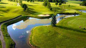 Die Gründer Gerhard Moser und Anita Mikesch haben den Golfclub in Trofaiach wieder übernommen