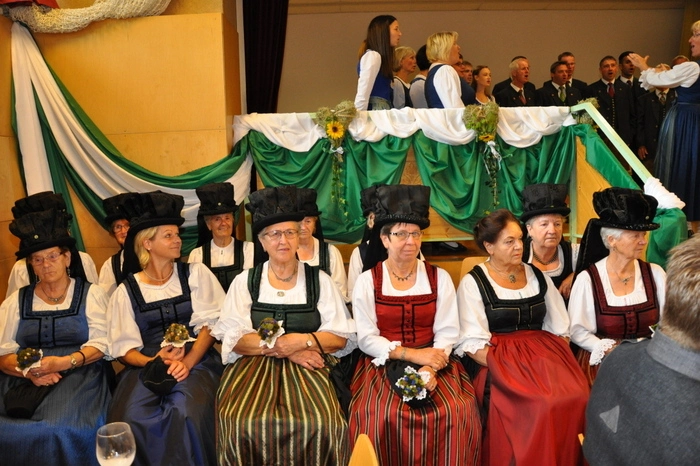 Musikalisch umrahmt hat den Festakt wie auch den Wortgottesdienst mit Pfarrer Josef Kranzl die Sängerrunde Pöllau.