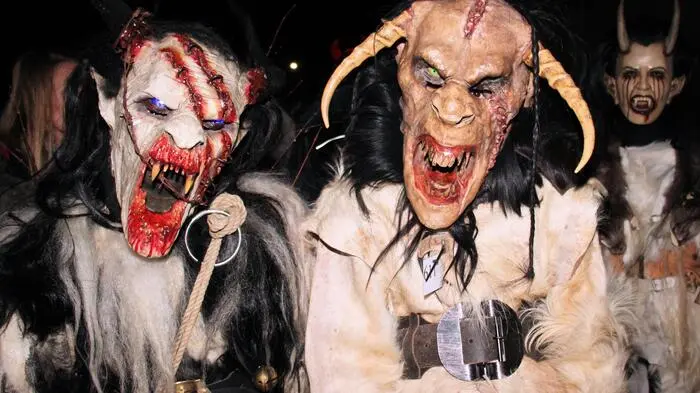 47 Gruppen mit etwa 700 höllischen Gesellen sorgten in der Köflacher Innenstadt beim 7. Krampuslauf für ein buntes Spektakel und Begeisterung bei den vielen Besuchern – bis zu 10.000 Schaulustige wurden erwartet.