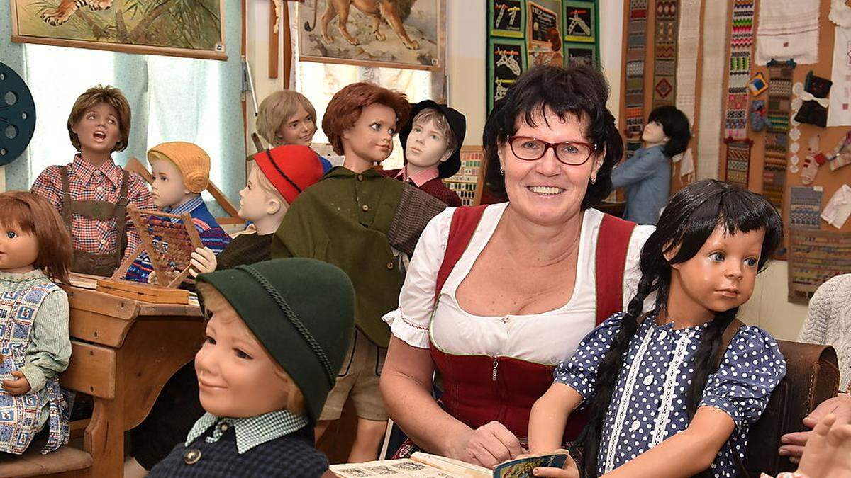 Eva Kohlbacher muss ihr Puppen- und Schulmuseum in Sommerben schweren Herzens räumen. Sie sucht einen Ersatzstandort