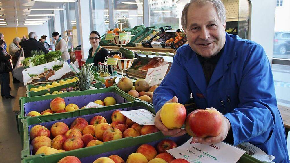 Bernhard Gmeiner bringt vitaminreiche Äpfel mit zum Markt