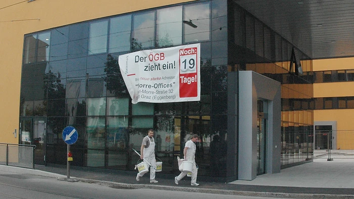 "Ihre neue starke Adresse": Hieß es 2005 in der Karl-Morre-Straße - hier will der ÖGB aber schon seit Langem ausziehen