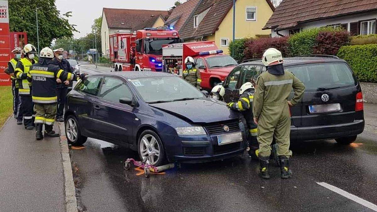 Die beiden Autos stießen in der Schillerstraße in Feldbach zusammen