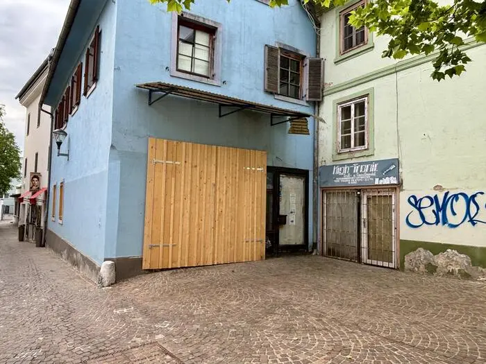 Helmut Duhs führte das Altwaren- und Trödelgeschäft ab 1977 in der Leitegasse, mit seinem Ableben vor drei Jahren endete die bisherige Geschichte des Hauses