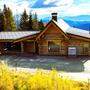 Ein Chalet aus Rundholz steht auf der Hochrindl zum Verkauf