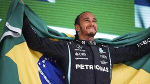 Lewis Hamilton feierte im Vorjahr mit brasilianischer Flagge 