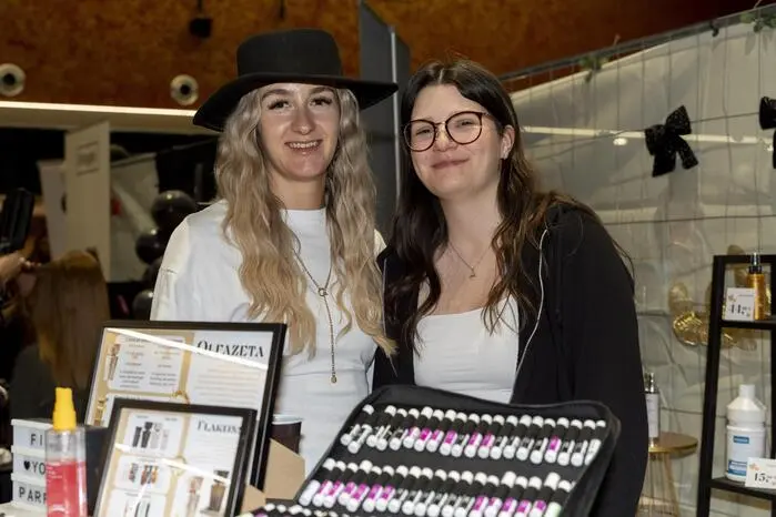 Visagisten, Masseure, Tattoo-Artisten und Piercer zeigten ihr Können. Tipps gabt es auch in Sachen Kosmetik, Sport, Fotografie, Wimpernverlängerung sowie Lash- und Browlifting.