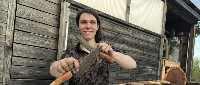 Florian Friedl hat sich auf das Schmieden von Messern spezialisiert