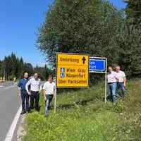 v.l.: Gemeindekassier Michael Stering (Hirschegg-Pack), Bürgermeister Georg Preßler (Edelschrott), Bürgermeister Markus Prettenthaler (Hirschegg-Pack), ÖAAB-Landesobmann Günther Ruprecht, Gemeindekassier Helmut Gratz (Edelschrott)