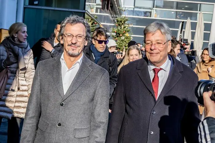 Projektleiter Klaus Schneider mit LH Kaiser