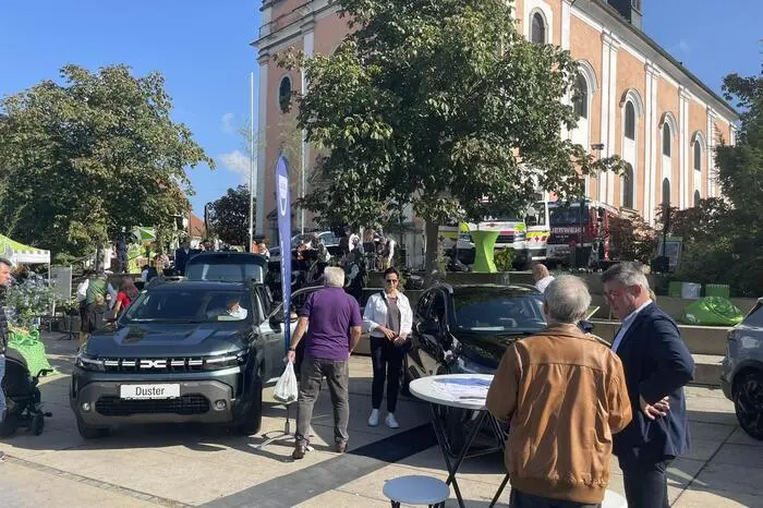 Fünf Autohändlerinnen und -händler stellten im Rahmen der „Auto Novo“ die neuesten Modelle ihrer Marken vor. 