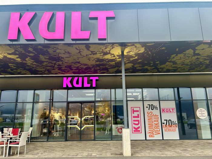 Ein Räumungsverkauf von bis zu minus 70 Prozent läuft gerade beim Modegeschäft „Kult“