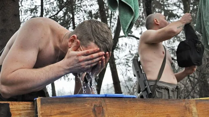 Diese Woche verbrachten die derzeit beim Jägerbataillon 17 in Straß stationierten Soldaten der Kaderanwärterausbildung 1 in einem Feldlager am Übungsplatz Pöls. Ziel war es, den künftigen Berufssoldaten all das zu vermitteln, was sie für das Überleben im Felde benötigen.