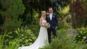 Das glückliche Brautpaar Christina und Roland