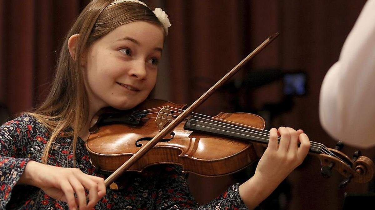 Wird ihre Werke auf Violine und Klavier selbst begleiten: Alma Deutscher