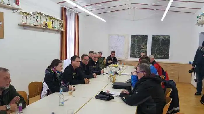 Lagebesprechung für die abgeschlossenen Gemeinden Hohentauern und St. Johann.