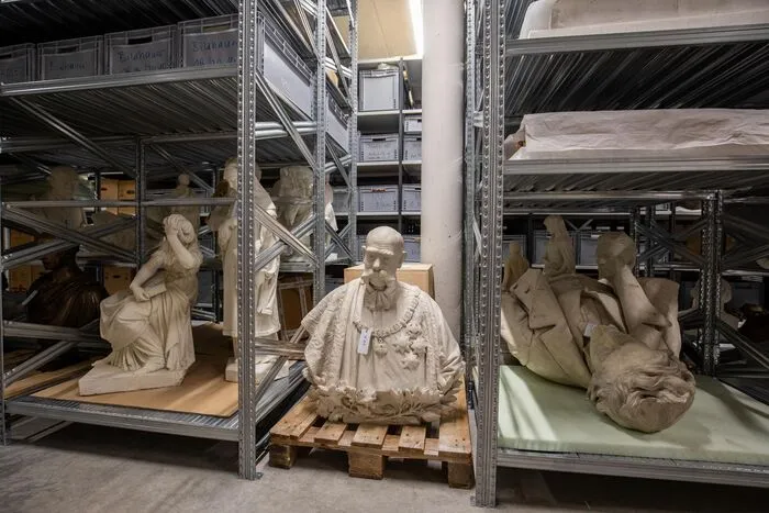 Insgesamt umfassen die Sammlungen des Landesmuseums weit mehr als zwei Millionen Objekte vom milimeterkleinen Insekt bis zum 18 Quadratmeter großen Panoramagemälde.