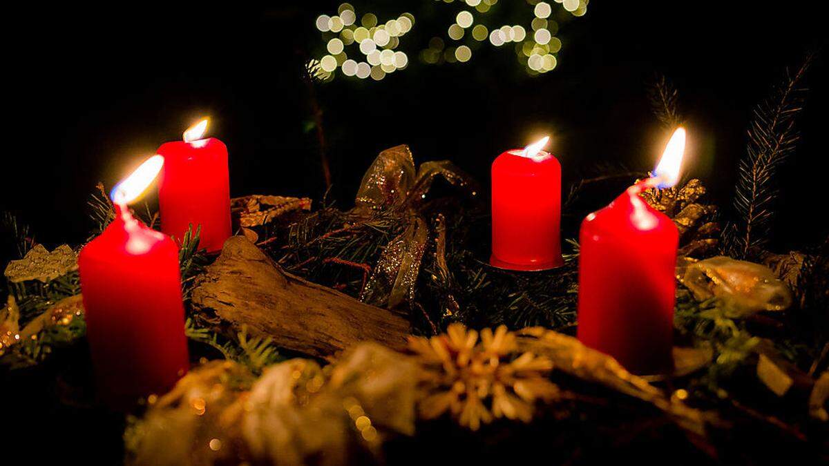 Gegen Vorbestellung können die Adventkränze abgeholt werden 