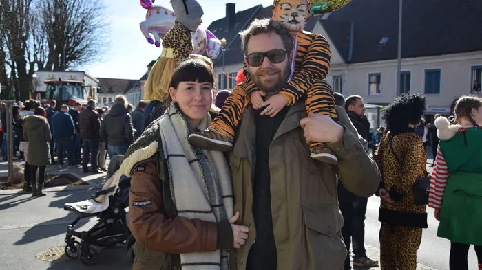 Zum nunmehr dritten Mal ziehen die Narren unter der Schirmherrschaft der Landsknechte sowie des Roten Kreuz durch Gnas.